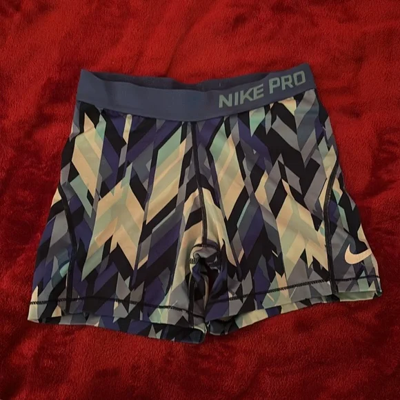 barely worn - like new Nike Pro Dri-Fit short BUNDLE! - Picture 5 of 5